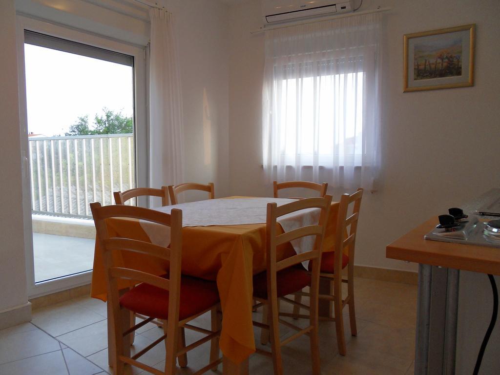 Apartments Petricevic 2 Selce Esterno foto